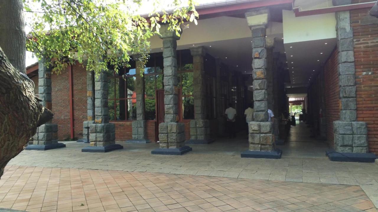 Avasta Resort And Spa Анурадхапура Екстериор снимка