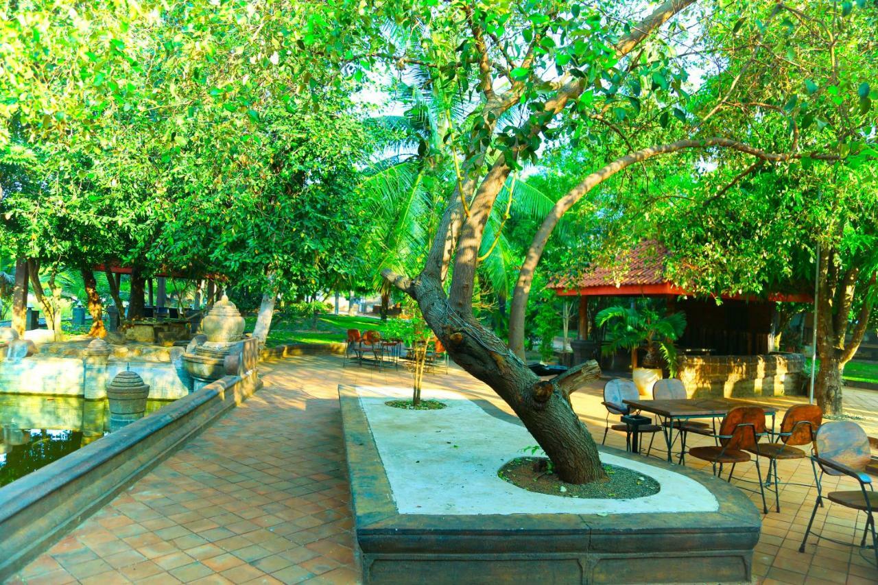 Avasta Resort And Spa Анурадхапура Екстериор снимка